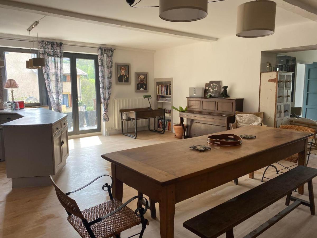 Maison Sur Cour Courzieu Kültér fotó